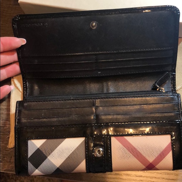 Authentic Burberry nova check continental wallet - Picture 3 of 6
